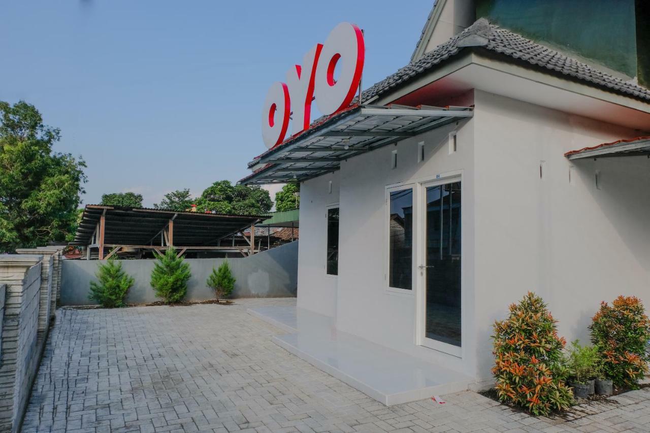 Hotel Oyo 973 Turukene Batu  Esterno foto
