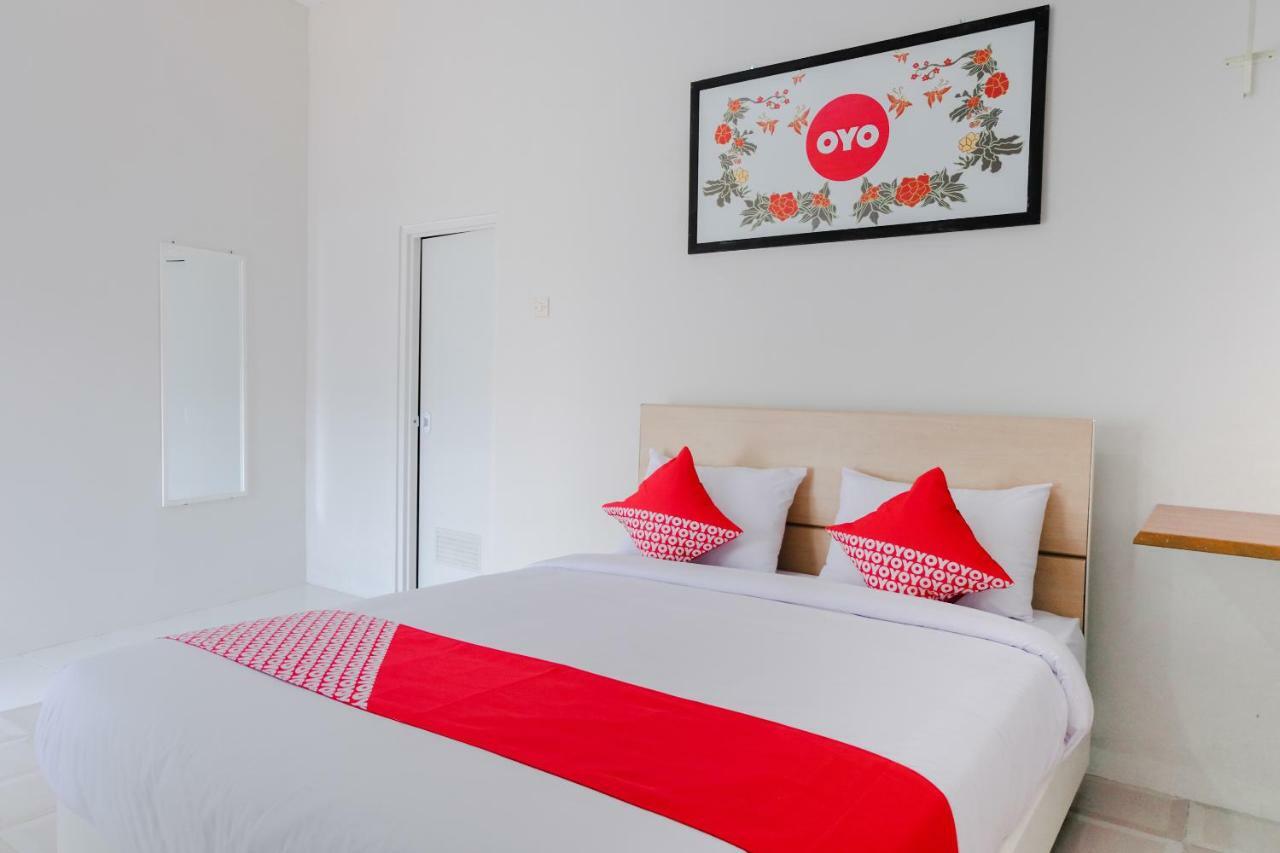 Hotel Oyo 973 Turukene Batu  Esterno foto